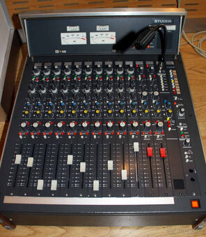 Mixážní pult STUDER 961, 10kanálový, pro vysílání a studio, - 5
