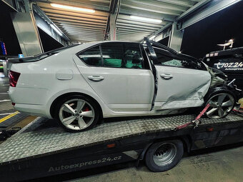 Vůz na náhradní díly Škoda Octavia 3 sedan 2016 CUN RBQ LS9R - 5