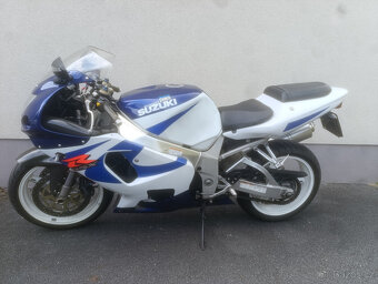 SUZUKI GSX-R 750 - 5