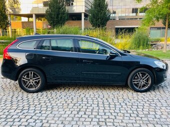 Volvo V60 2.4 D5 151KW AUTOMAT KAMERA VÝHŘEV TAŽNÉ - 5