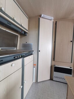 Karavan s el.pojezdem+2x předstan Dethleffs RT2 A - 5