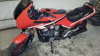 Honda CBX 750F - 5