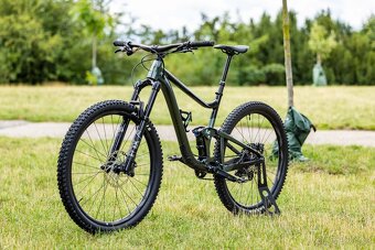 Prodám raketu na trail Giant Trance X 29 2 vel.L - 5