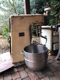 Prodám kutr a plničku na klobasy mýchačka - 5