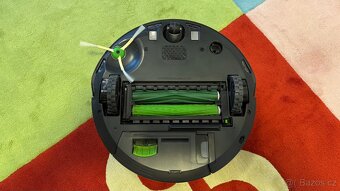 Robotický vysavač iRobot Roomba J7+ SPOUSTA PŘÍSLUŠENSTVÍ - 5