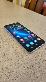 Samsung Galaxy S10+  z velké části nový - 5