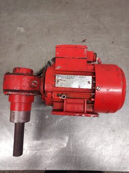 Šneková převodovka s elektromotorem - 5