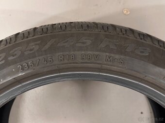 2x PIRELLI SOTTOZERO WINTER 240 S.II 235/45/18 - 5