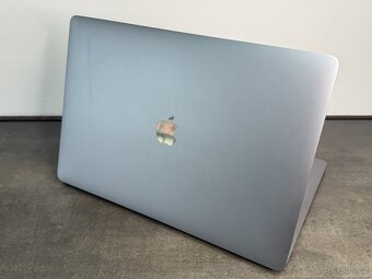 MacBook Pro 16'' 2019 / i7 / 16GB / 512GB SSD - DPH - 5