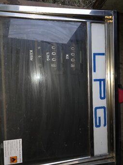 Výdejní stojan LPG phm NEREZ dekorace - 5