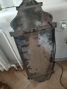 Prosklenná závěsná skříňka - 5