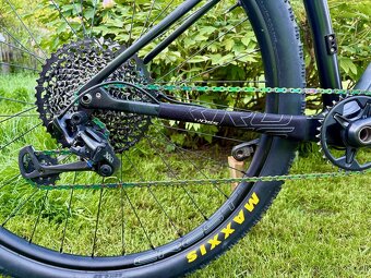 Skvělé závodní karbonové ultra lehké kolo OG Evkin, 29",M r - 5