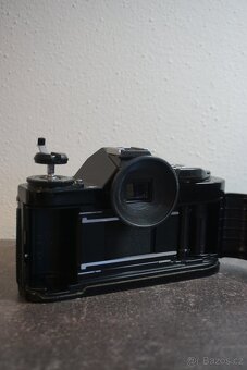 Analogový fotoaparát Canon AV-1 + 2 objektivy Canon FD - 5