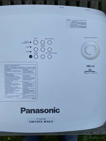 Panasonic PT VW535N + Celexon INF200 - 5