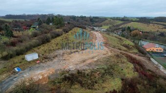 Prodej stavebního pozemku 862 m² v malebné obci Hoštice u Vo - 5
