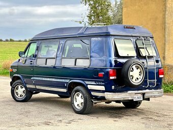 1995 Chevrolet G20 5.7 V8 | Choo Choo Custom - 5