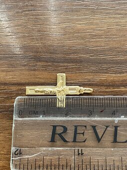 Zlatý přívěsek - 5