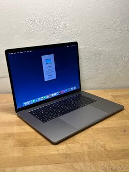 MacBook Pro 15” 2017/16GB RAM/Intel i7/1TB SSD/ Záruka - 5