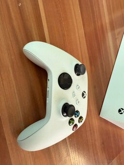 Xbox series s 512gb + 2 ovladače - 5