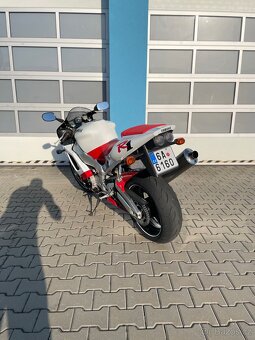 Yamaha YZF R1 - 5
