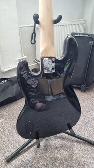 Prodám Fender Affinity ACT Jazz Bass V BKM - 5
