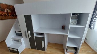 Dětská vyvýšená postel se stolem, skříní a schody- TOP stavu - 5
