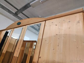 Šatní skříň masiv borovice se zrcadly - 5