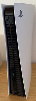 PS5 s 825GB + 2TB SSD s mechanikou a TV Samsung - 5
