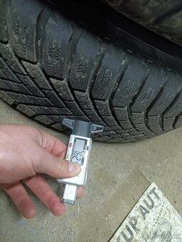 17´´ Zimni Alu 215/60 R17 5x114,3 TPMS TOYOTA - 5