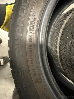 prodám zimní 205/60/16 Nokian - 5
