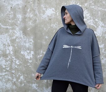 Šedá mikina s vážkou - 5