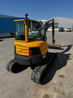 Pásový bagr ,minibagr 5 tun Volvo ECR 48C - 5