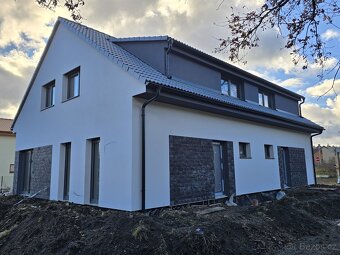 Prodej rodinného domu 150 m2, 5+kk, pozemek 400 m2, v obci D - 5