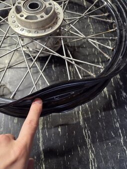 Přední kolo Harley Davidson dyna 19x2.50 - 5