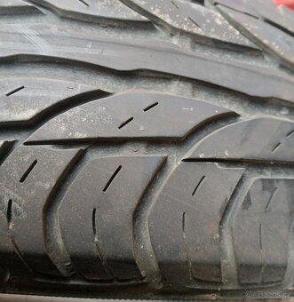 dve letni gumy 195/65 R15 s dezenem 4,5mm - 5