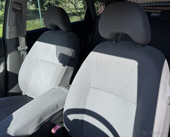 Toyota prius 2 - 5