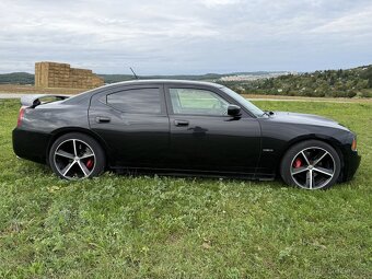 Dodge Charger SRT8 6.1HEMI 317kw LPG - 5