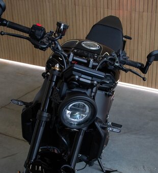 Yamaha XSR 900 - 5