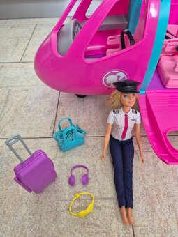Nabízím Barbie letadlo a sanitku - 5