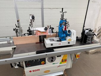 spodní frézka SCM T 130 N + podavač mat. MASTERWOOD VARIO4R - 5