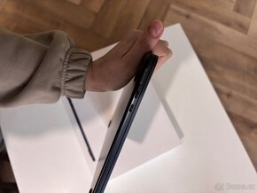 MacBook Air 13.6” (2022) - 8 GB RAM, 512 GB SSD, téměř nový - 5