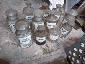 Staré vybavení lékárny - 5