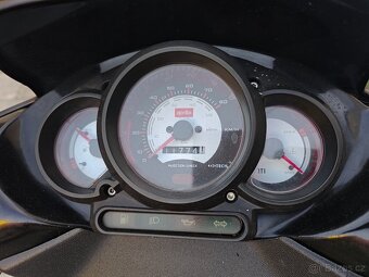 Aprilia SR 50 - 5