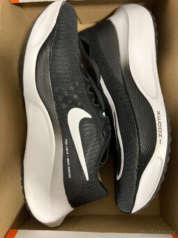 Běžecké boty Nike Zoom Fly 5 vel. 42 - 5