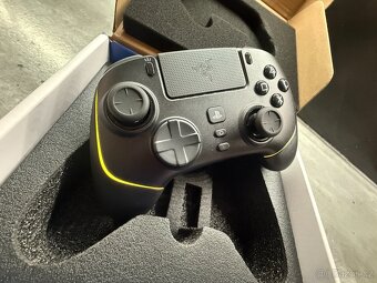Playstation 5 RAZER Wolverine V2 PRO bezd. ovladač - 5