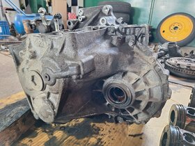 Prodám 6q převodovku z motoru Mazda RF7J - 5