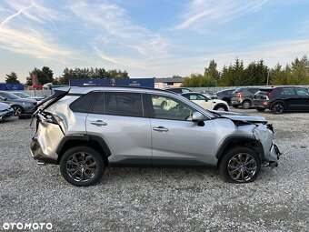 Toyota RAV 4 Rok výroby: září 2022 Stav tachometru: 80 000 - 5
