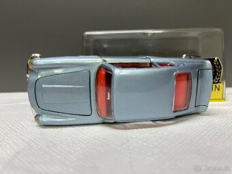 Dinky toys Aston Martin DB6 - 5