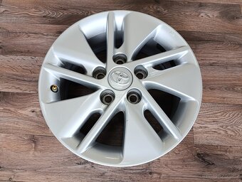 5x114,3 Toyota Auris 6Jx15 ET38 číslo alu HL47293 alu disky - 5
