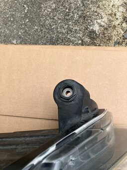 xenon xenon svetlo skoda superb iii 3 pravy B - 5